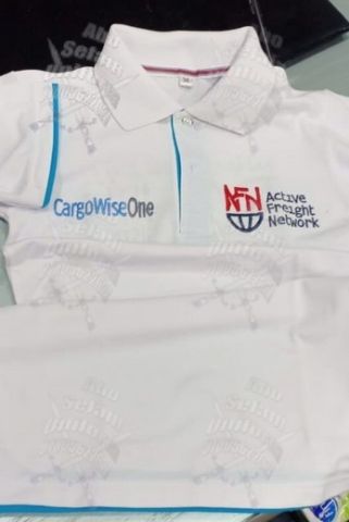 تى شيرت بولو بـ ألوان و تصميمات متعددة -أفضل تصميمات الزى الموحد 8