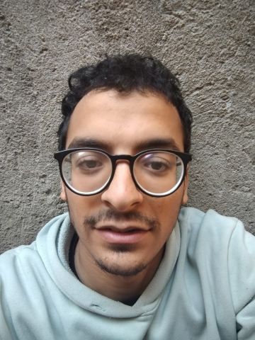 أنا عبدالرحمن عمري 22سنه اجيلك اي مكان في مصر 