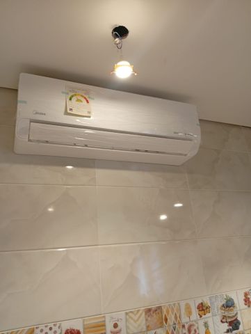 تكييف ميديا ايكو ماستر انفرتر بارد ساخن 2.25 حصان