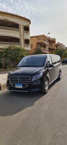 إيجار مرسيدس v300 - قمة الفخامة لرجال الأعمال والوفود الدبلوماسية