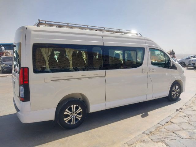 إيجار سقف عالي (هايس) بالسائق للسفريات والمشاوير الطويلة. 2