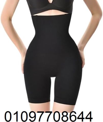  قوام مشدود في ثوانٍ مع شورت 