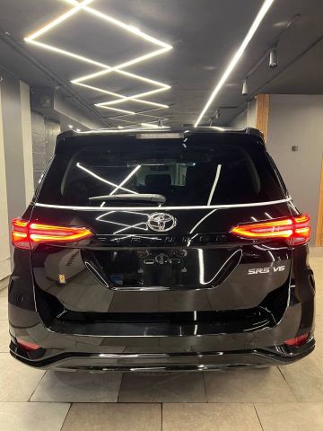 Toyota fortuner sport  8