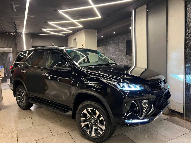 Toyota fortuner sport  10