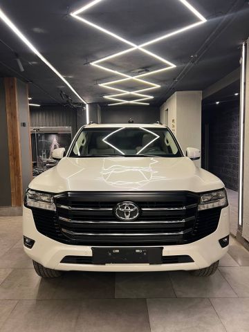 Toyota Land Cruiser  3