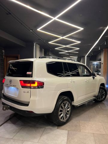 Toyota Land Cruiser  4