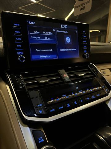 Toyota Land Cruiser  9