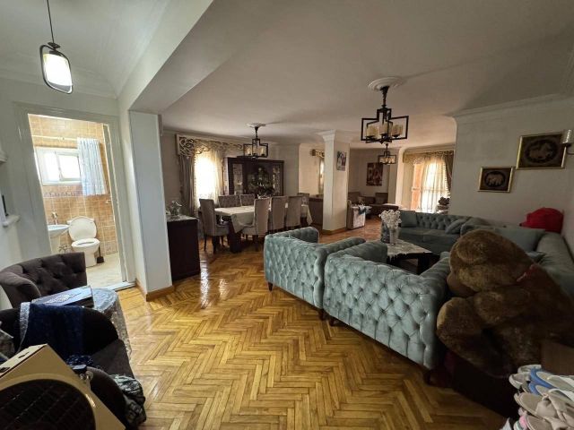 للبيع شقة فاخرة 185م تشطيب الترا سوبر لوكس بمدينة نصر 3