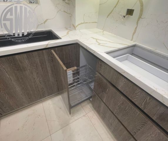 دريسينج روم مقفول زجاج  حديثة | أفكار وتصميمات عصرية للمنازل 