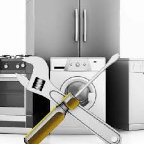 مطلوب للعمل مساعد فنى 01095999314