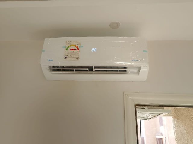 تكييف ميديا ايكو ماستر انفرتر 2.25 حصان بارد ساخن 