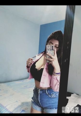 دلوعه ولبوة وهايجة وعايزاك تطفي ناري مش قادرة