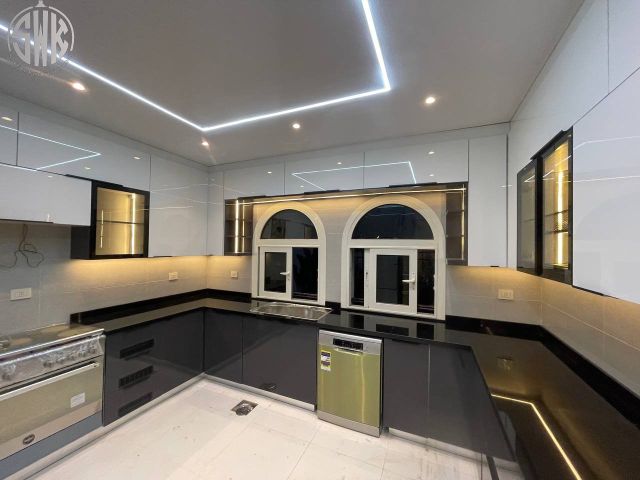 اشكال مطابخ خشب pvc  SAFETY WOOD للمطابخ والدريسنج روم 