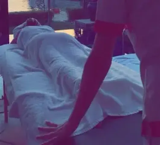 ✨ “جلسة مساج برايفيت… راحة تستحقها بعد يوم طويل”