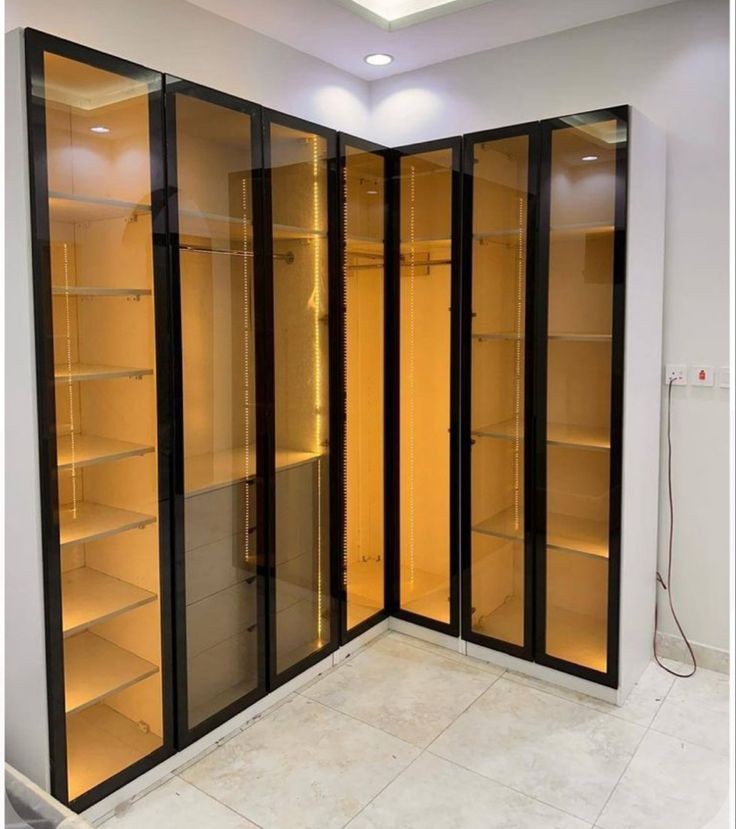 أفضل دريسنج روم ضلفة زجاج Safety Wood للمطابخ والدريسنج روم