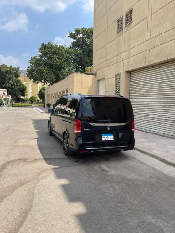 إيجار مرسيدس فيانو V250 بسائق في القاهرة — مجموعات | عائلات  3