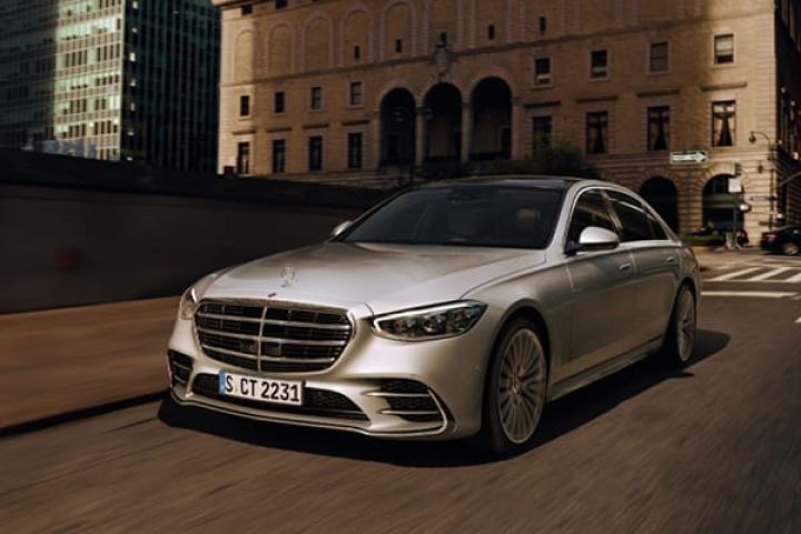 إيجار سيارة مرسيدس S500 موديل 2026 بأعلى معايير الفخامة والراحة 