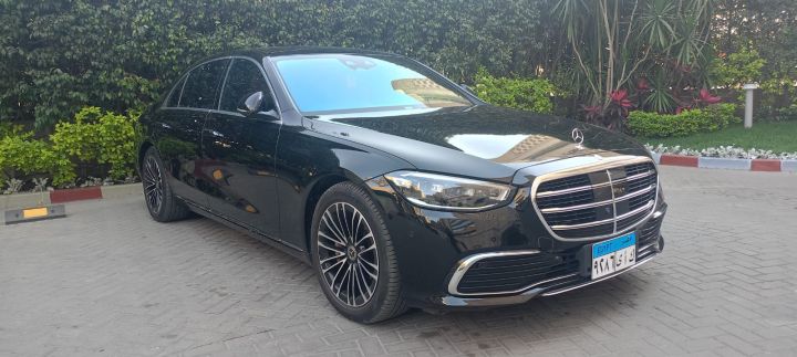Book Now: Premium Chauffeur-Driven Mercedes S500 Service to the H