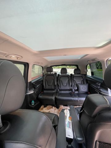 Book Now: Luxury Mercedes V-Class Cairo Airport Drop-off – Limite 3