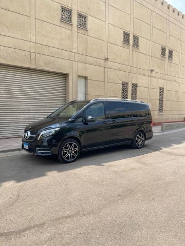 Book Now & Save: Spaciously Luxurious Mercedes V250 Airport Trans 2