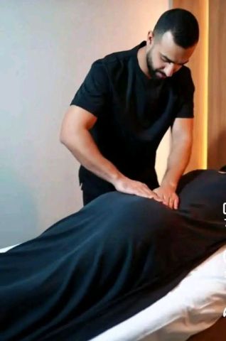 مدرب مساج وعلاج طبيعي للسيدات فقط 