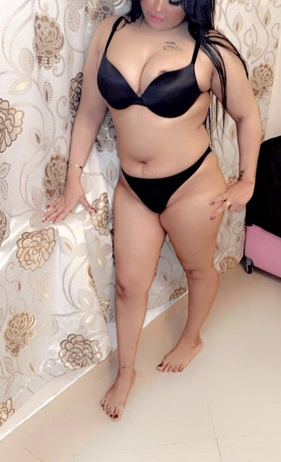 مساج فرعوني بنتين من اختيارك عشان يدلعوك ويظبطوك