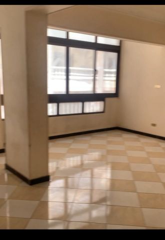 شقة مميزة - بلكونة على ناصية شارعين فيصل 