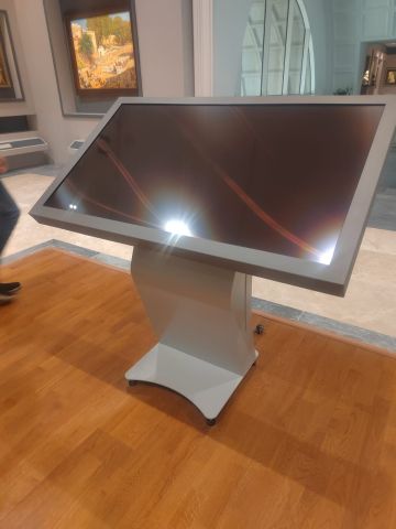 تصميم وتصنيع كيوسك الخدمة الذاتية Kiosk Design and Manufacturing 