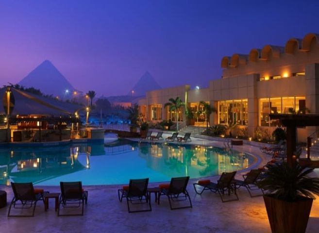 راتب يصل الى 120000 جنيه وفرصة عمل داخل فندق راقي
