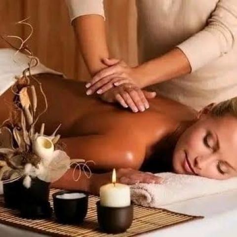 فرصة عمل مدربه مساج خبرة او بدون 
