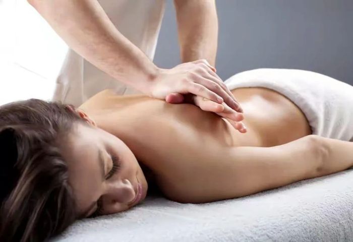 مدرب مساج للسيدات فقط (برايفت) 3
