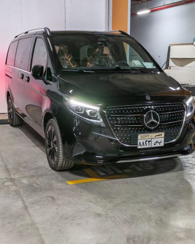  مرسيدس-بنز في-كلاس (Mercedes-Benz V-Class):