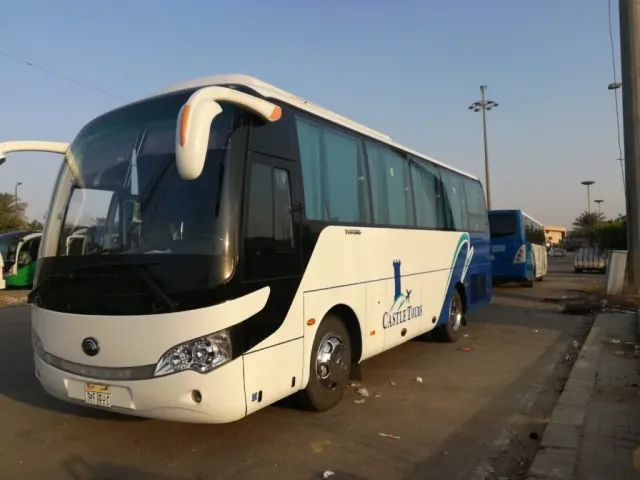 ? Rent 30-Passenger Bus with Driver (2025–2026 Models) – Limousi