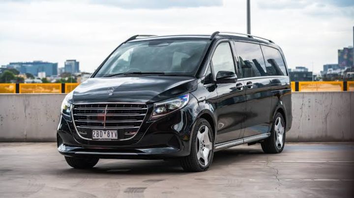 ? Rent Mercedes V-Class with Driver (2025–2026 Models) – Limousi