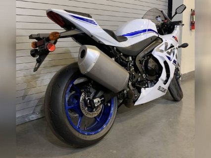 2018 SUZUKI  1