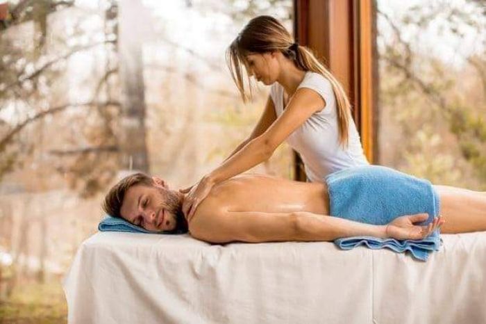 Lara Massage 4