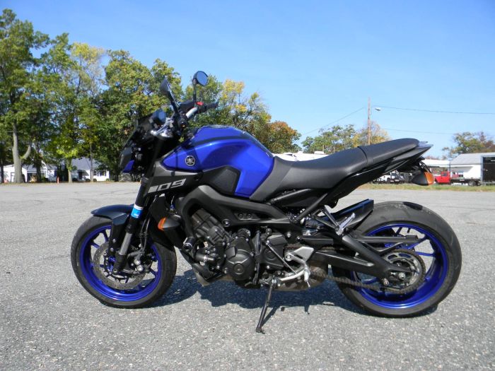 2019 YAMAHA MT-09 whatsapp: +971524105567 3