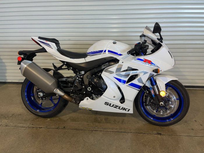 2018 SUZUKI GSX-R1000 whatsapp: +971524105567