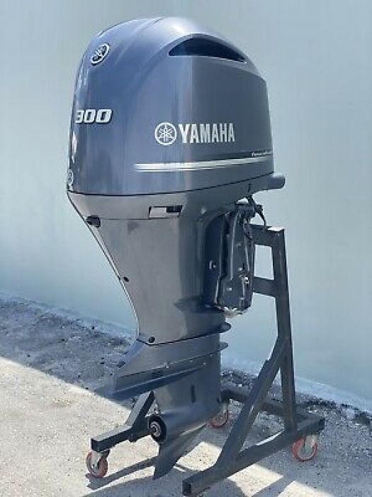 For Sale Yamaha Four Stroke 300HP Outboard Engine 3