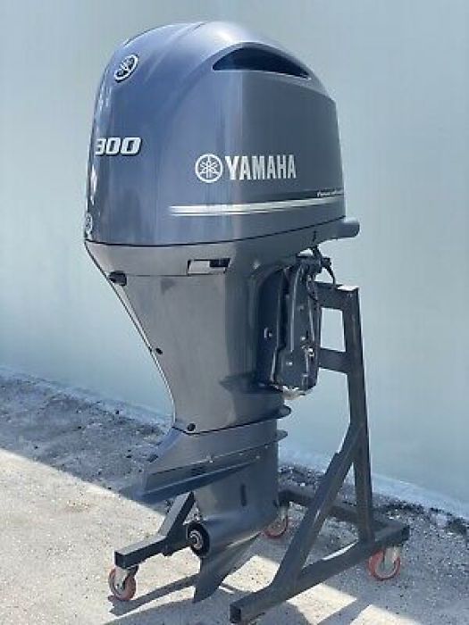 For Sale Yamaha Four Stroke 300HP Outboard Engine 3