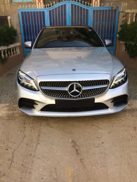 سيارة مرسيدس C300 للبيع موديل 2020