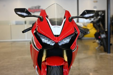 2018 HONDA CBR1000RR WhatsApp +971564580565 1