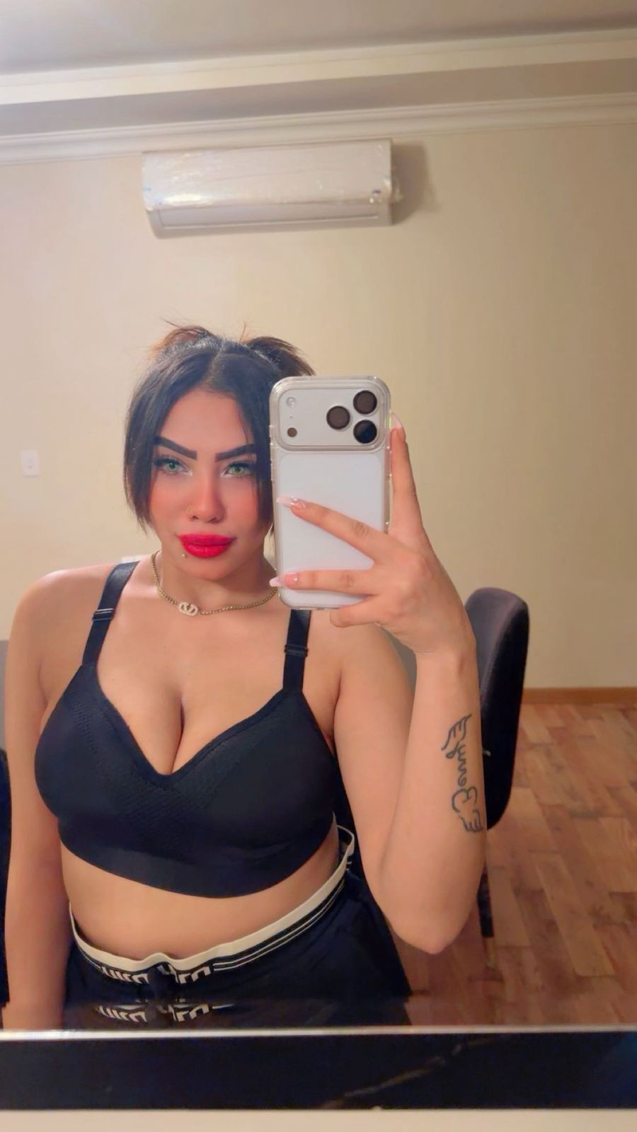 احنا اللي بندلعه ونحطه ونركبه احنا ملوك الاوف اح هنولعه