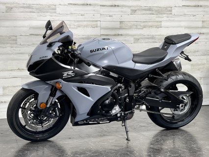 2022 Suzuki Gsx r1000cc available 3