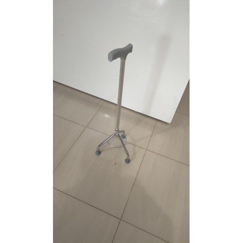 العكاز الطبي ثلاثي القاعدة لكبار 01012187661