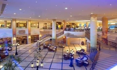 فندق سياحي ٥ نجوم للبيع في شرم الشيخ ع البحر مباشرة  