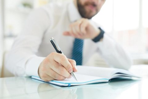 مطلوب سكرتيرة خاصة لرجل أعمال شاب 