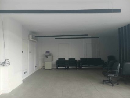 مكتب للايجار النزهه الجديده مدخل خاص مرخص ادارى مساحة ٢٠٠ متر 1