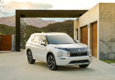 ايجار سيارة ميتسوبيشى اكسباندر سيارة عائلية مع السائق 01099552706