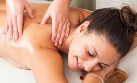 Surprise private massage for arab
